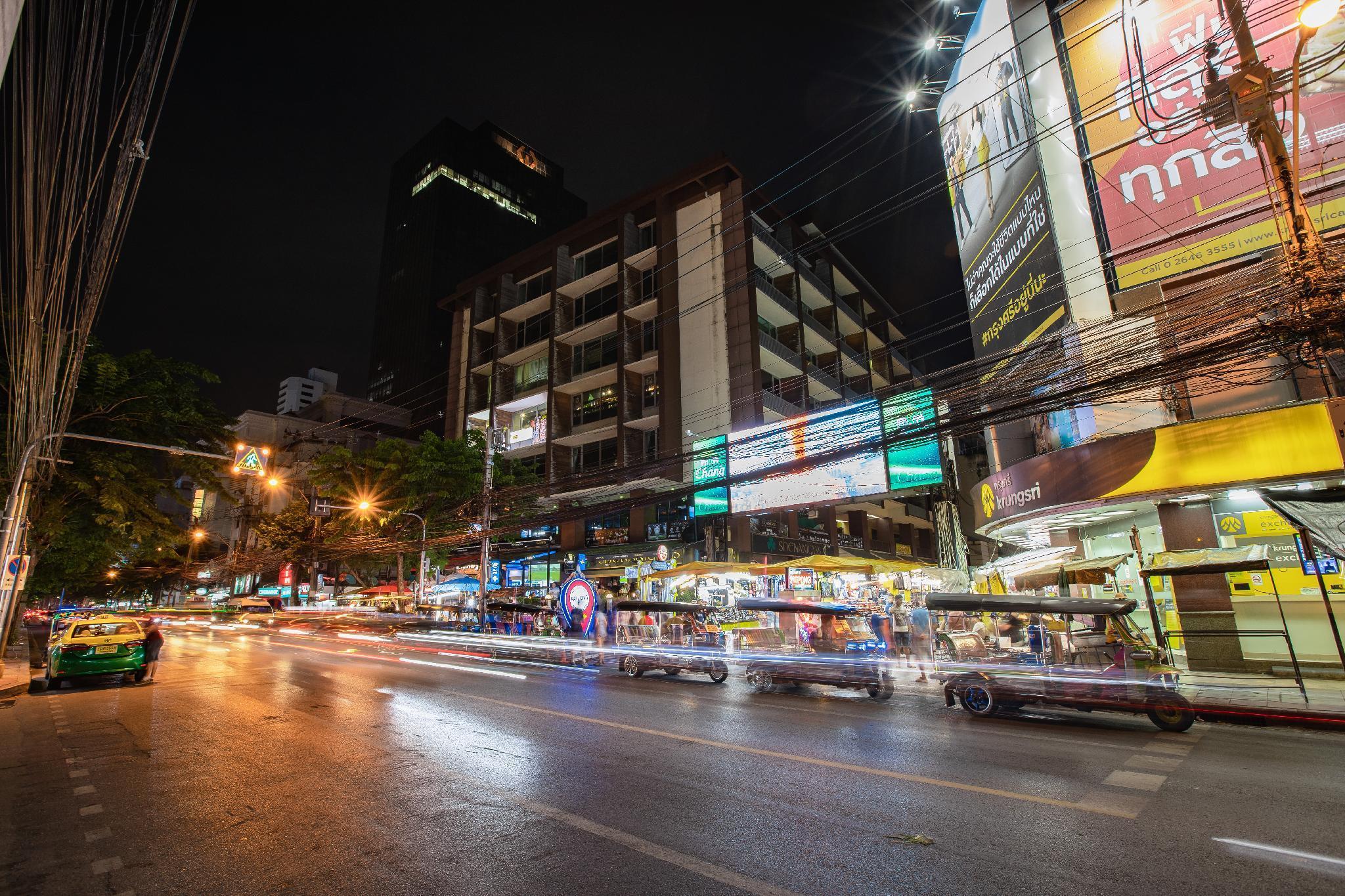 Every Surawong Bangkok Extérieur photo