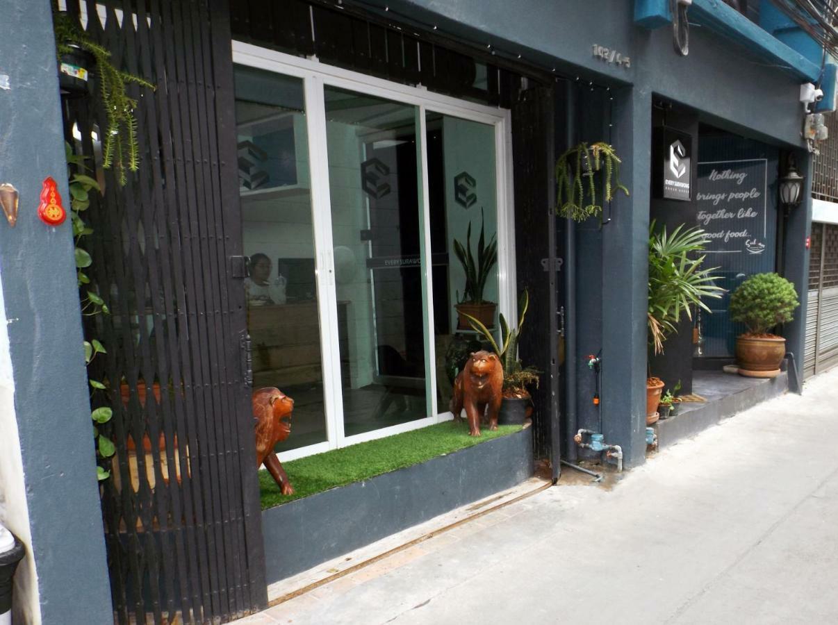 Every Surawong Bangkok Extérieur photo