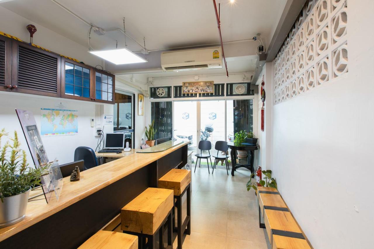 Every Surawong Bangkok Extérieur photo